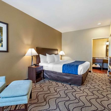 Comfort Inn & Suites Orange County John Wayne Airport Санта-Ана Экстерьер фото