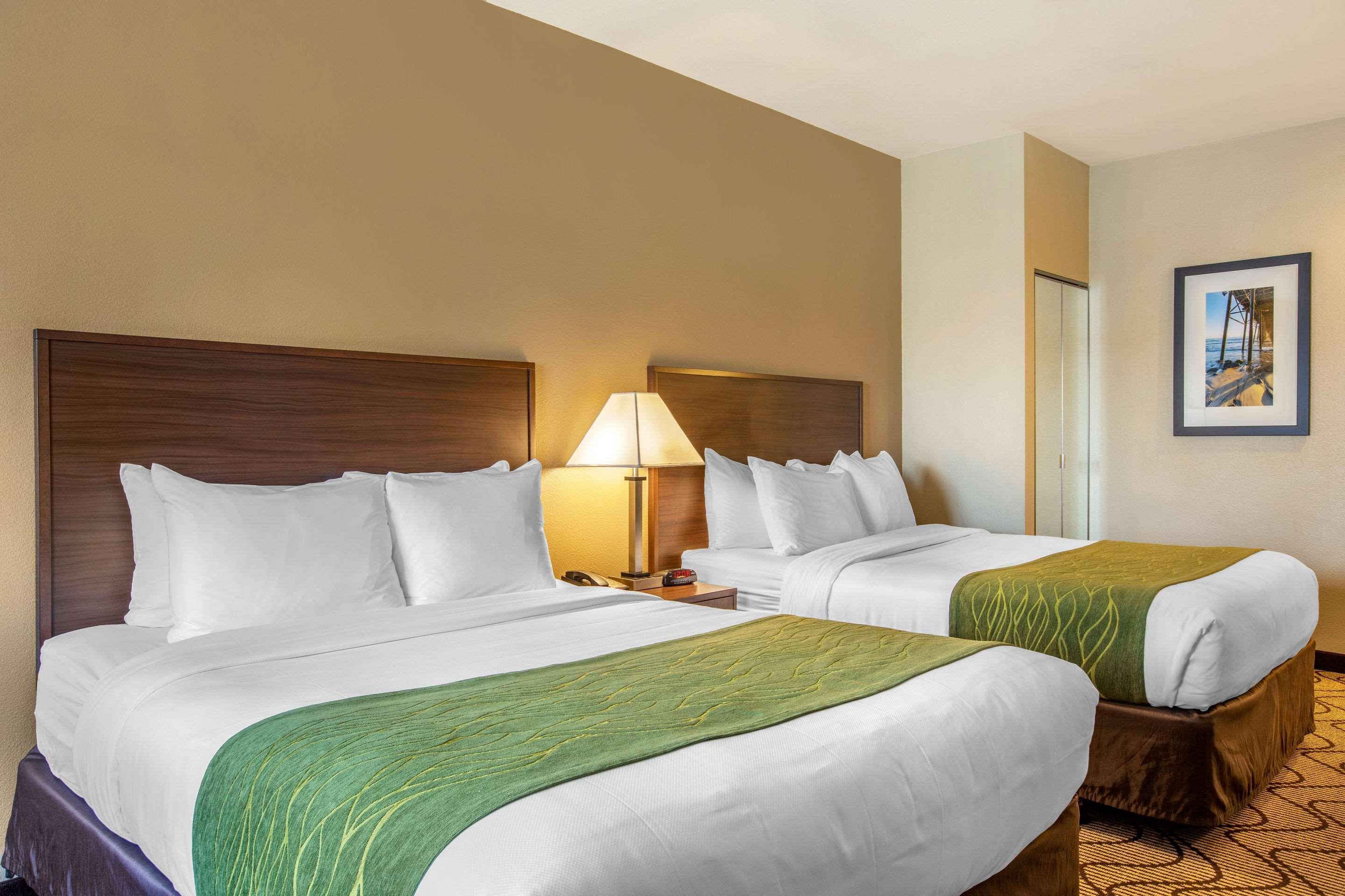 Comfort Inn & Suites Orange County John Wayne Airport Санта-Ана Экстерьер фото