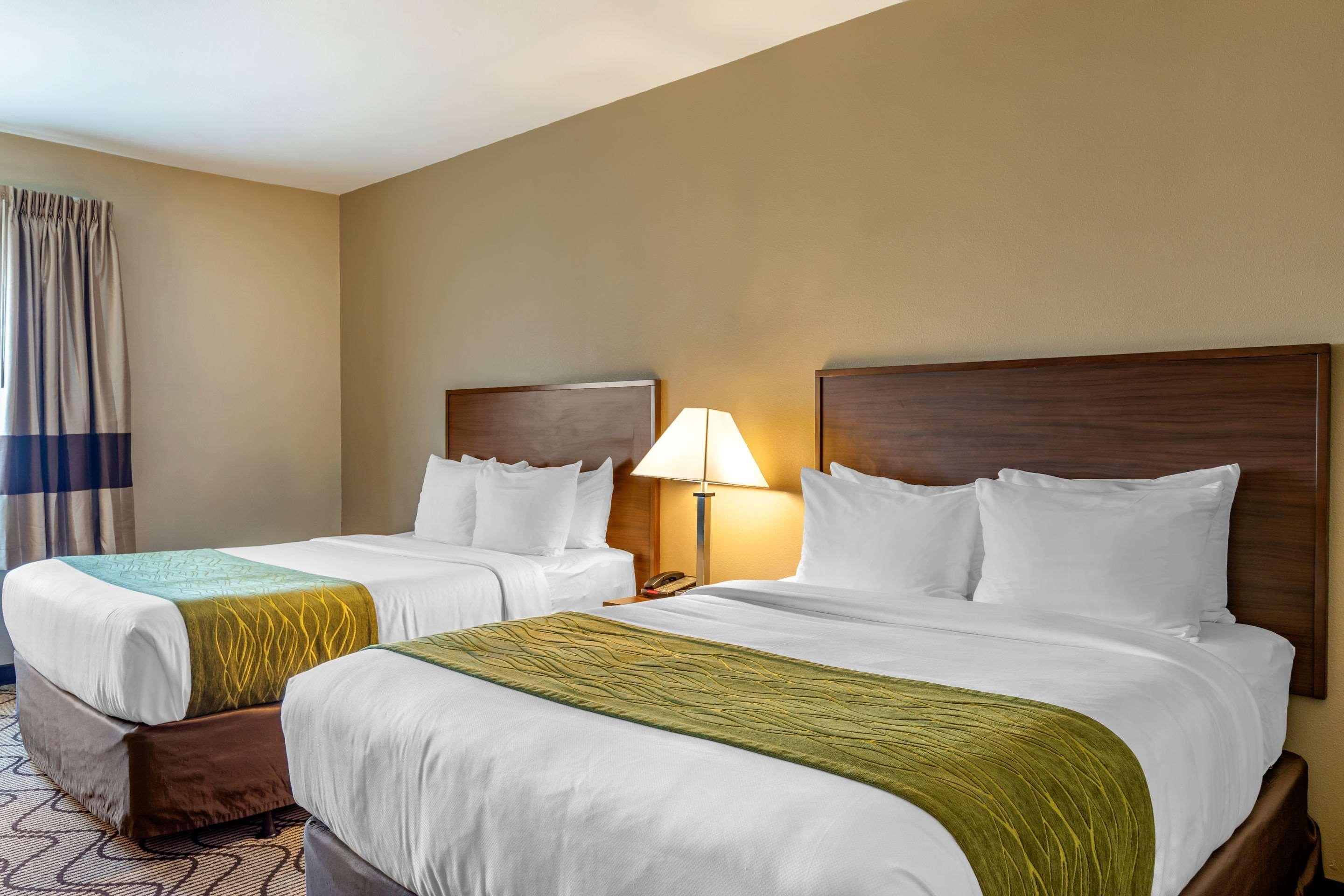 Comfort Inn & Suites Orange County John Wayne Airport Санта-Ана Экстерьер фото