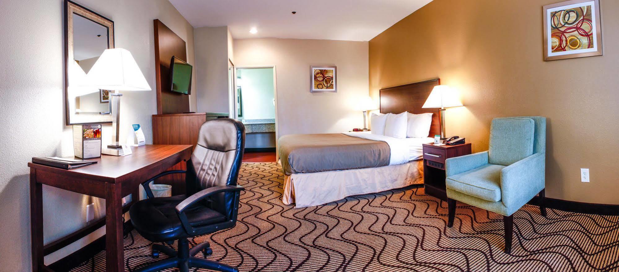 Comfort Inn & Suites Orange County John Wayne Airport Санта-Ана Экстерьер фото